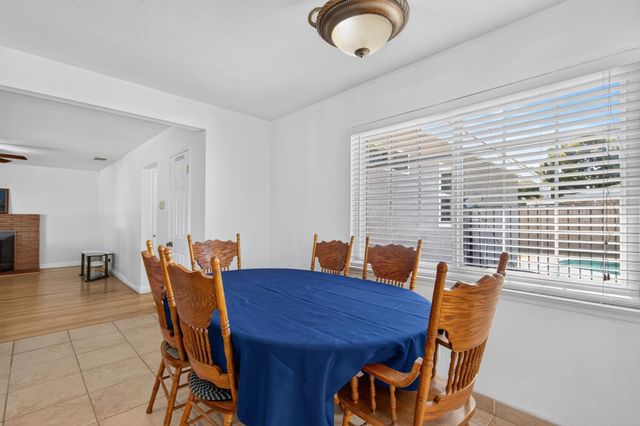 2432 E Richert Avenue, Fresno, CA 93726