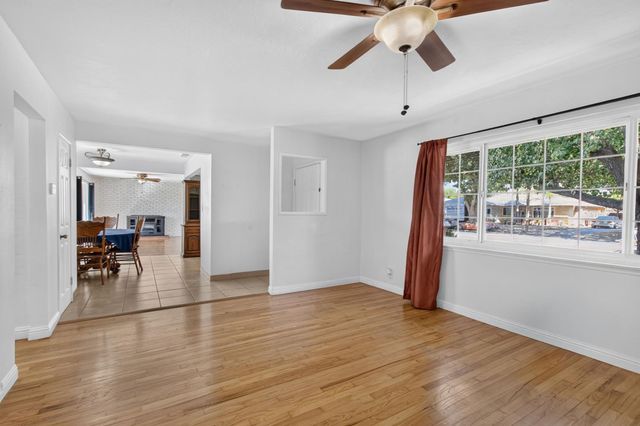 2432 E Richert Avenue, Fresno, CA 93726