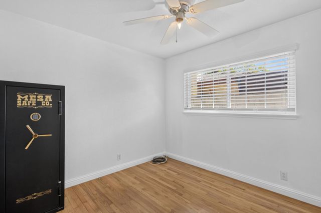 2432 E Richert Avenue, Fresno, CA 93726