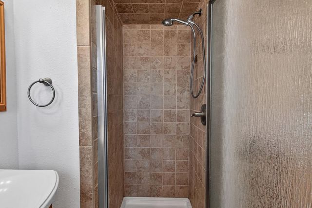 2432 E Richert Avenue, Fresno, CA 93726