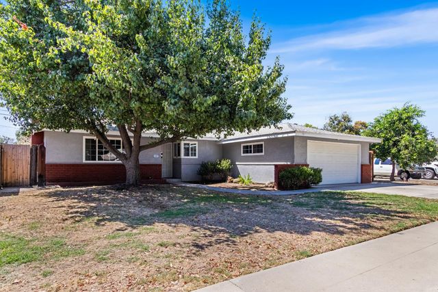 2432 E Richert Avenue, Fresno, CA 93726