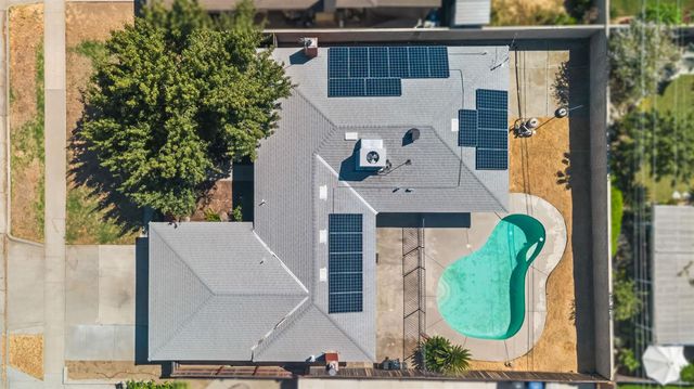 2432 E Richert Avenue, Fresno, CA 93726
