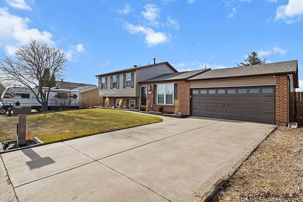 4330 POLK AVE, Cheyenne, WY 82001