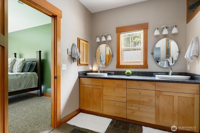 2057 Ocean Spray Lane, Oak Harbor, WA 98277