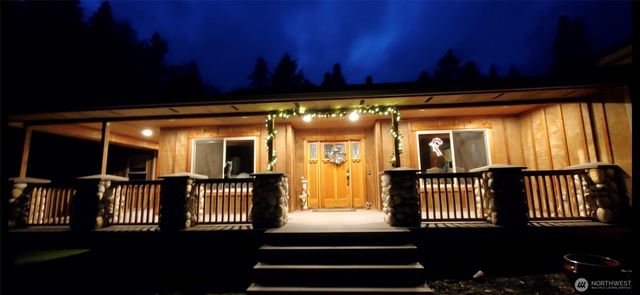2057 Ocean Spray Lane, Oak Harbor, WA 98277