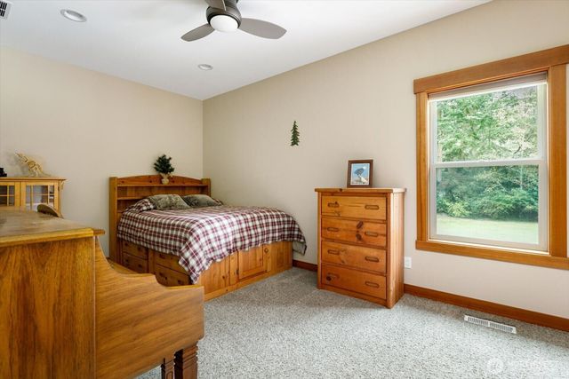 2057 Ocean Spray Lane, Oak Harbor, WA 98277