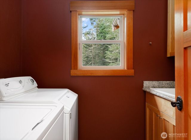 2057 Ocean Spray Lane, Oak Harbor, WA 98277