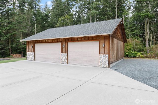 2057 Ocean Spray Lane, Oak Harbor, WA 98277