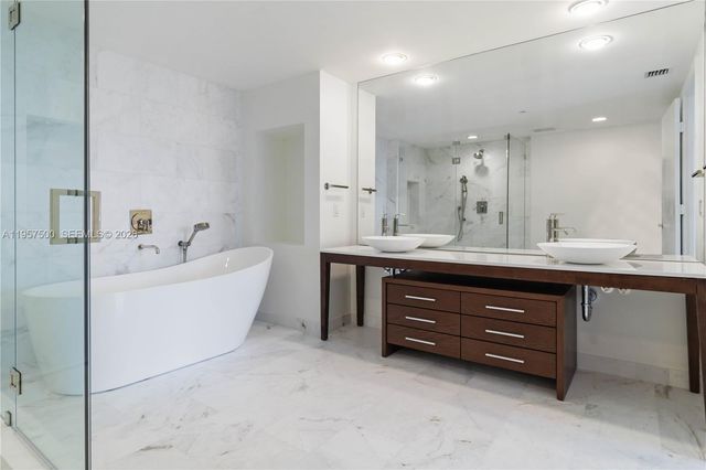 495 Brickell Ave 2303, Miami, FL 33131