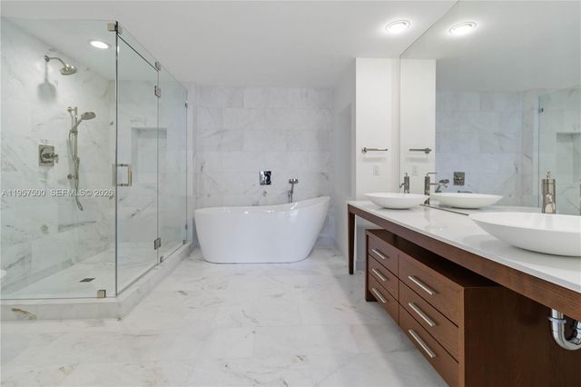 495 Brickell Ave 2303, Miami, FL 33131