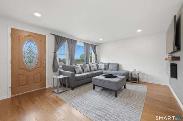 91 Mount Carmel Avenue, Waterbury, CT 06708