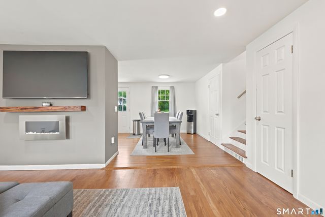 91 Mount Carmel Avenue, Waterbury, CT 06708