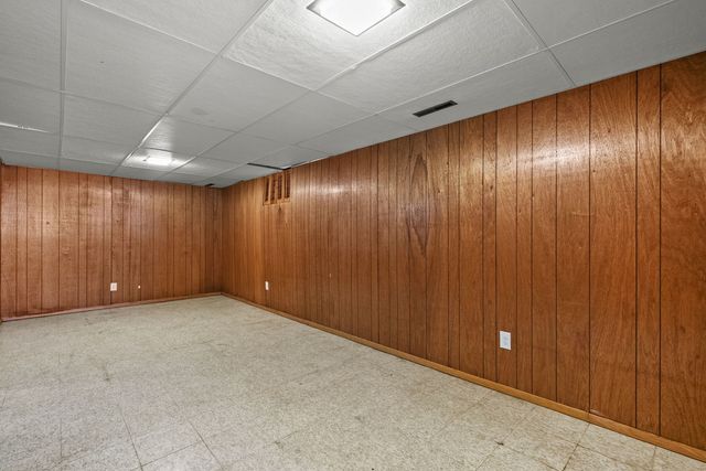 630 W Lombard Street, Davenport, IA 52803