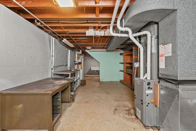 630 W Lombard Street, Davenport, IA 52803