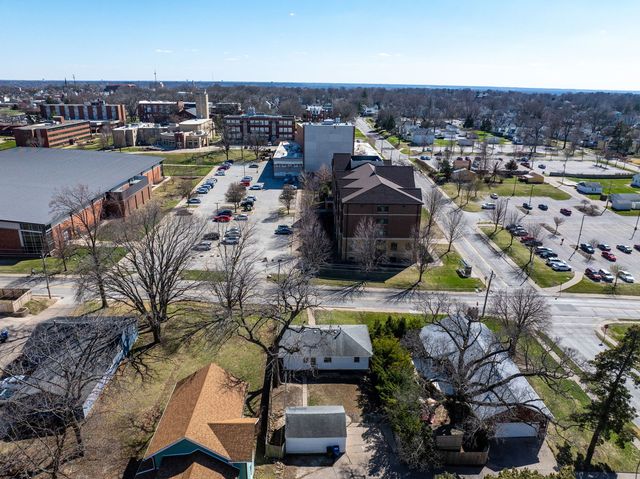 630 W Lombard Street, Davenport, IA 52803