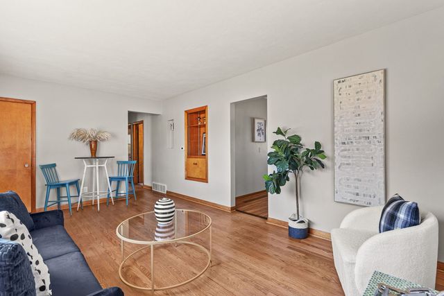 630 W Lombard Street, Davenport, IA 52803