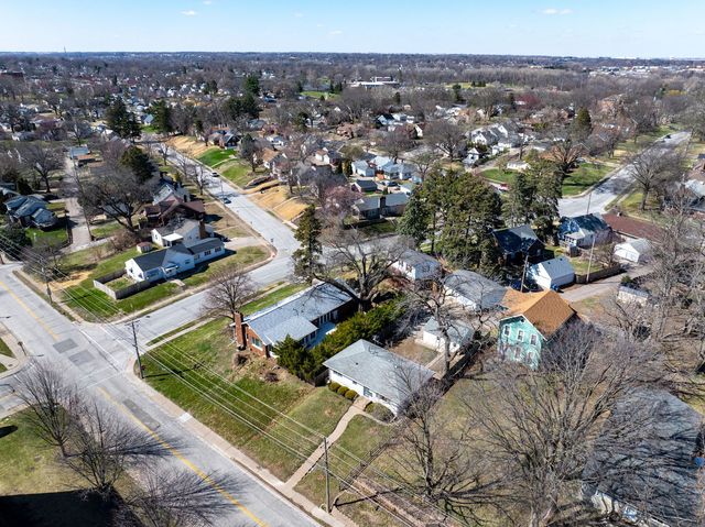 630 W Lombard Street, Davenport, IA 52803