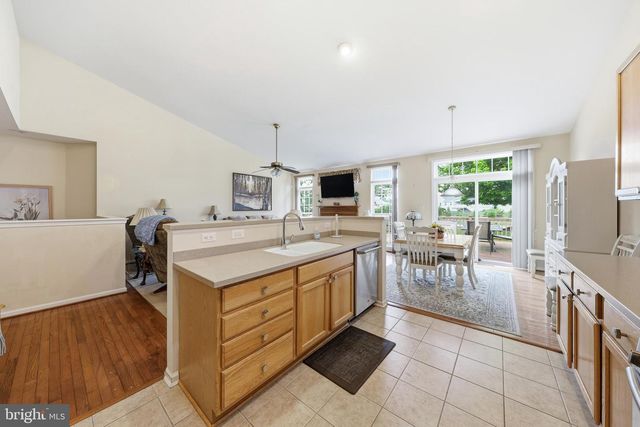 204 HEARTHSTONE DR, Berlin, NJ 08009