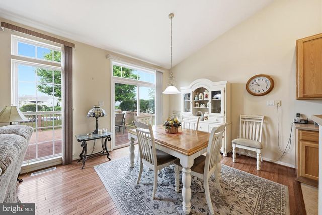 204 HEARTHSTONE DR, Berlin, NJ 08009