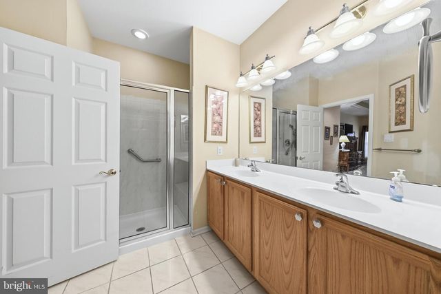 204 HEARTHSTONE DR, Berlin, NJ 08009