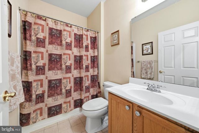 204 HEARTHSTONE DR, Berlin, NJ 08009