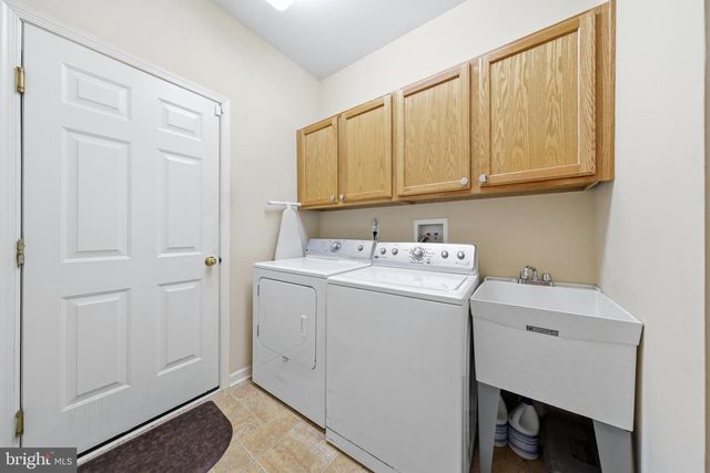 204 HEARTHSTONE DR, Berlin, NJ 08009