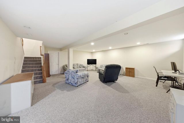 204 HEARTHSTONE DR, Berlin, NJ 08009