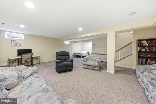 204 HEARTHSTONE DR, Berlin, NJ 08009