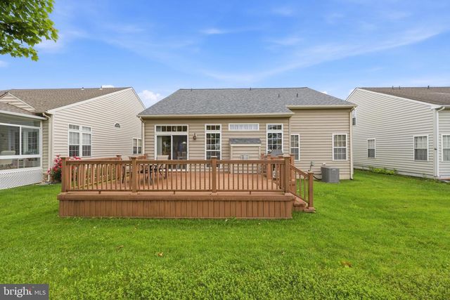 204 HEARTHSTONE DR, Berlin, NJ 08009