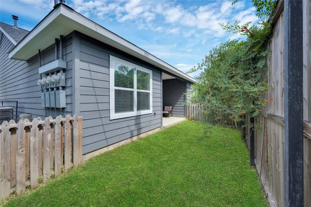 10317 Lake Road 6A, Houston, TX 77070