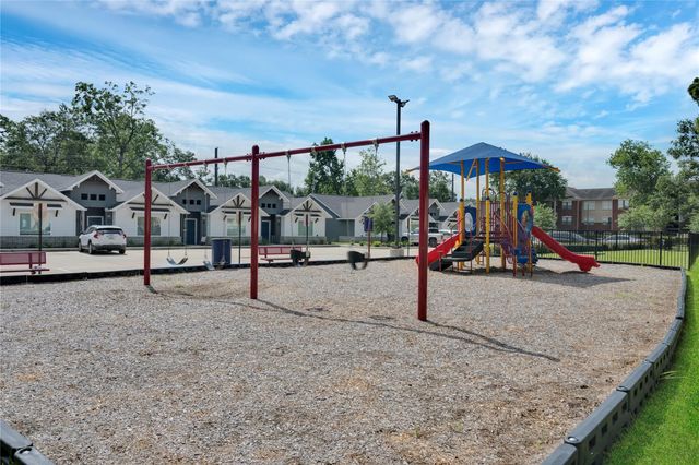 10317 Lake Road 6A, Houston, TX 77070