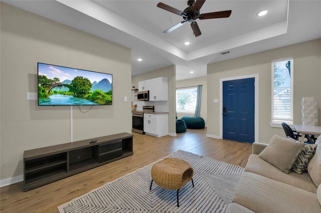 10317 Lake Road 6A, Houston, TX 77070