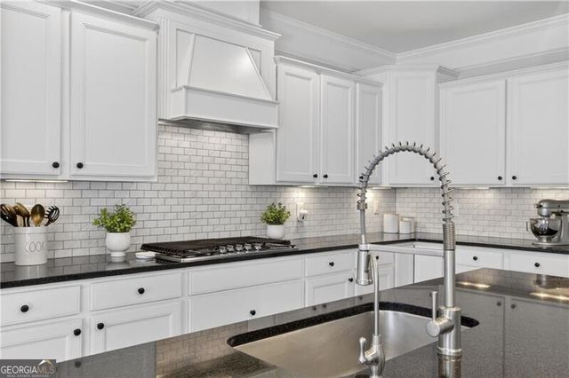 1010 Applegate Drive, Roswell, GA 30076