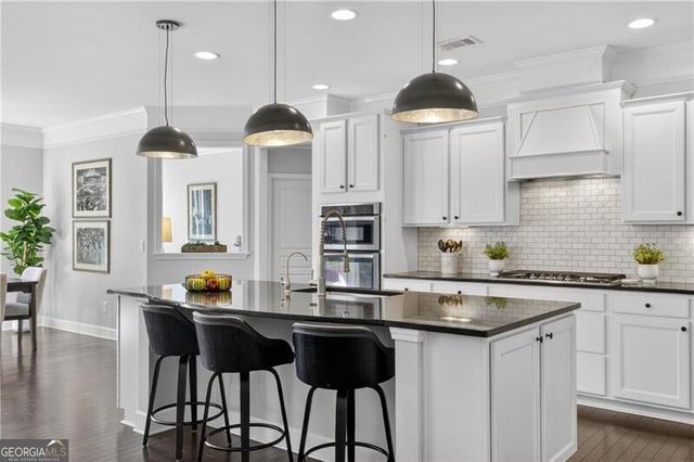 1010 Applegate Drive, Roswell, GA 30076