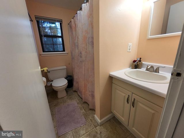 2 ADAM CT, Eastampton, NJ 08060