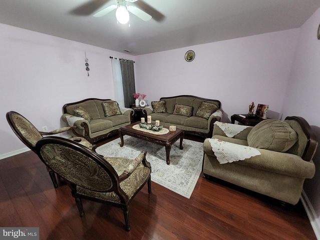 2 ADAM CT, Eastampton, NJ 08060