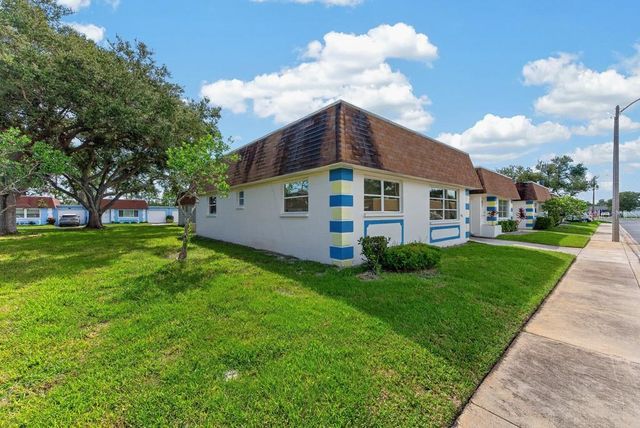 8265 VENDOME BOULEVARD N, Pinellas Park, FL 33781