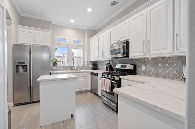 126 Detering Street D, Houston, TX 77007