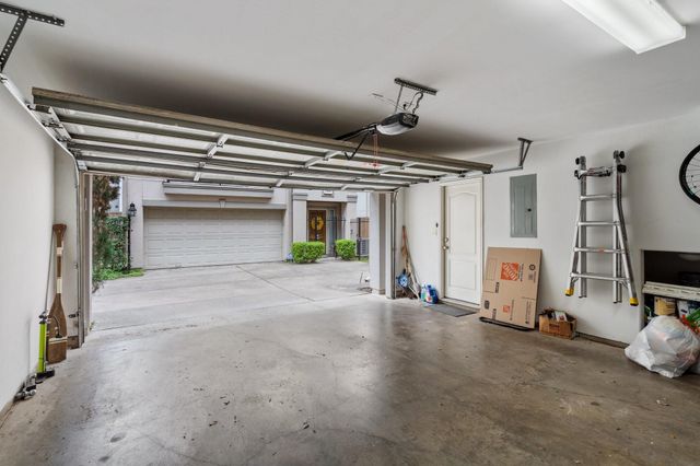 126 Detering Street D, Houston, TX 77007