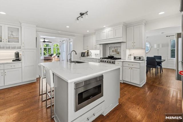 207 Herbert Avenue, Closter, NJ 07624