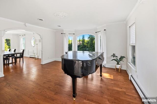 207 Herbert Avenue, Closter, NJ 07624