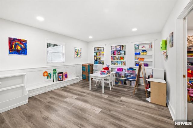 207 Herbert Avenue, Closter, NJ 07624