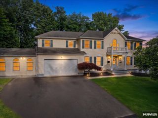207 Herbert Avenue, Closter, NJ 07624