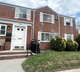 72-75 Little Neck Parkway G-2, Glen Oaks, NY 11004