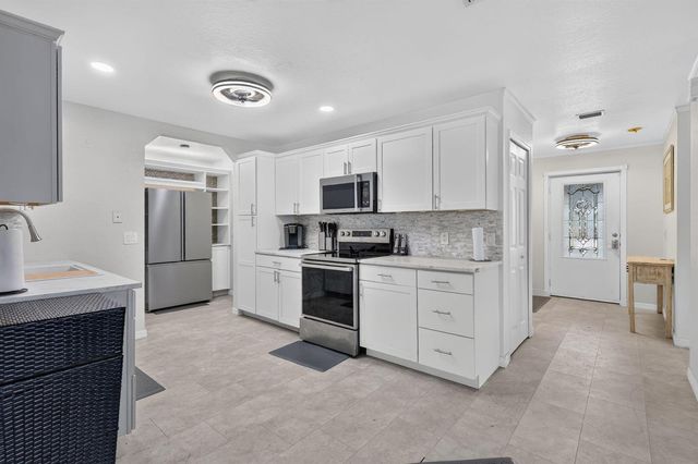 173 Mediterranean Boulevard N, Port St. Lucie, FL 34952