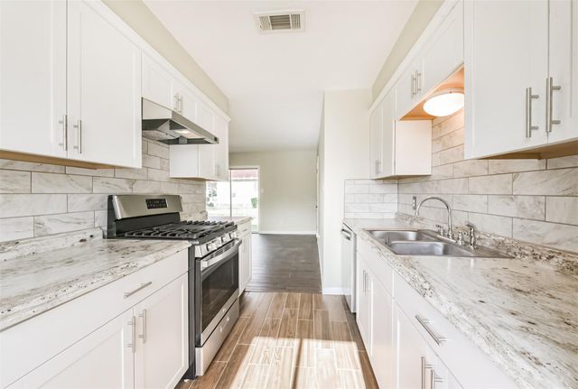 2390 Sarah Street, Beaumont, TX 77705