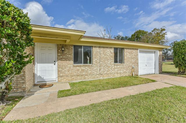 2390 Sarah Street, Beaumont, TX 77705