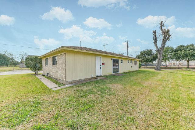 2390 Sarah Street, Beaumont, TX 77705