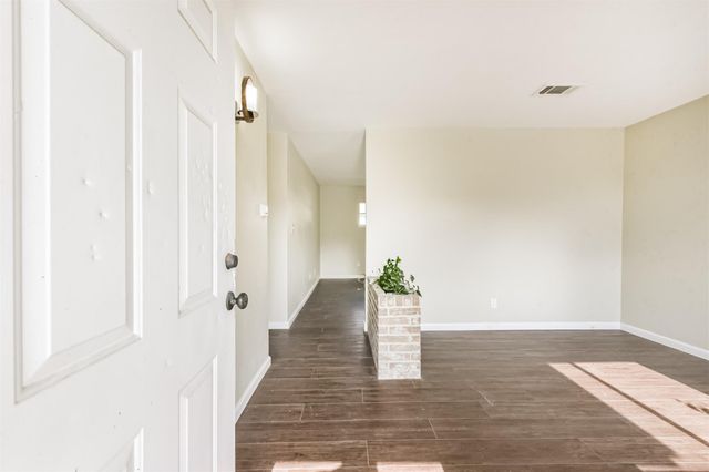 2390 Sarah Street, Beaumont, TX 77705