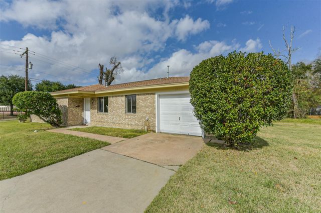 2390 Sarah Street, Beaumont, TX 77705
